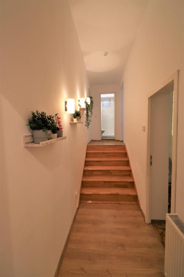 Cozy Old Town Apartment - Free Minibar Bucureşti Ngoại thất bức ảnh
