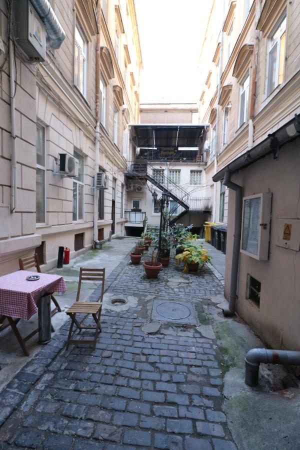 Cozy Old Town Apartment - Free Minibar Bucureşti Ngoại thất bức ảnh