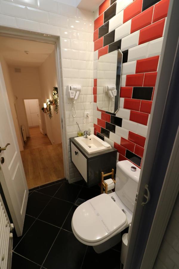 Cozy Old Town Apartment - Free Minibar Bucureşti Ngoại thất bức ảnh