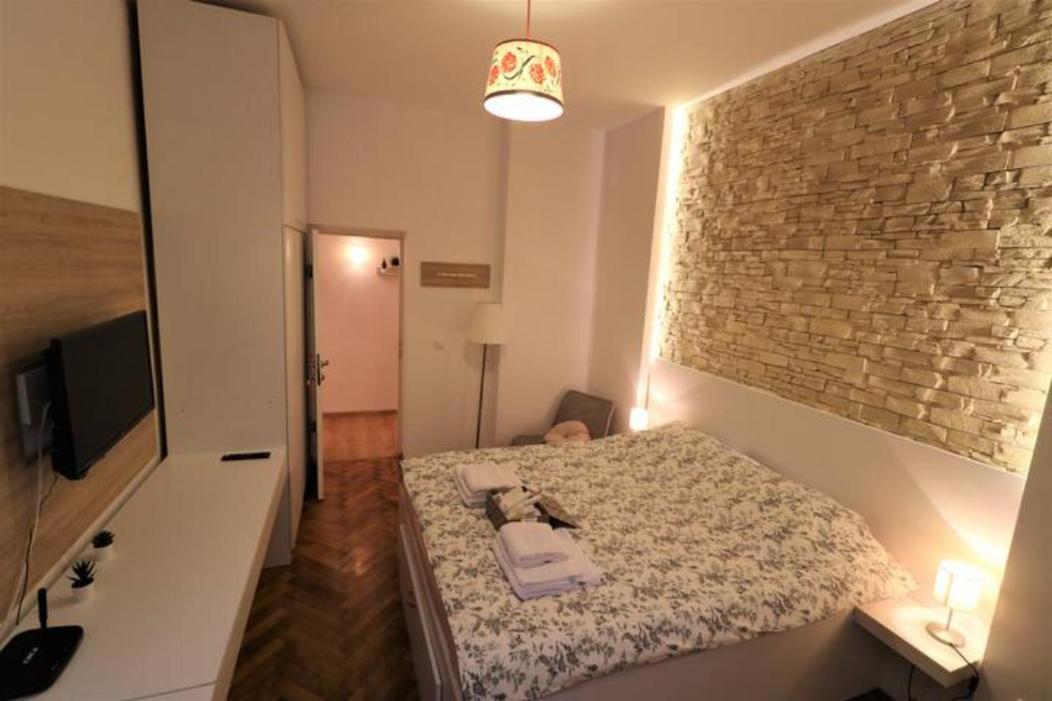 Cozy Old Town Apartment - Free Minibar Bucureşti Ngoại thất bức ảnh