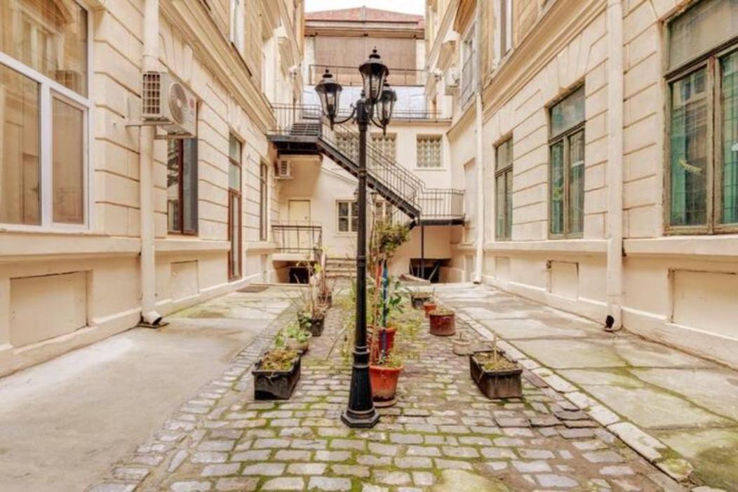 Cozy Old Town Apartment - Free Minibar Bucureşti Ngoại thất bức ảnh